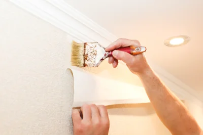 Pose de papier peint à Plouay — revêtements muraux et toiles de verre